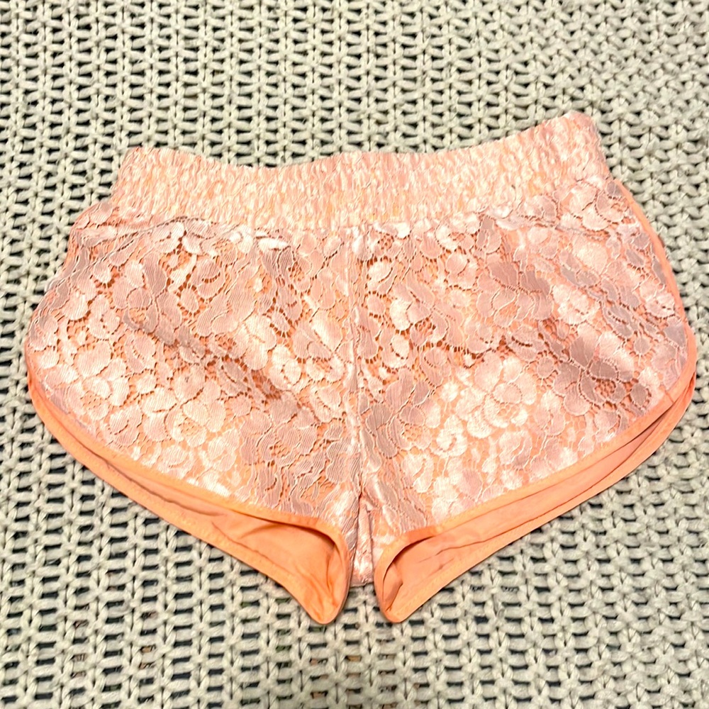 Vera Wang peach colored embroidered shorts